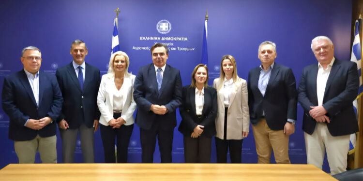 Συνάντηση των Γραμματέων Αποκεντρωμένων Διοικήσεων με τον Υπουργό Αγροτικής Ανάπτυξης και Τροφίμων Μαργαρίτη Σχοινά.